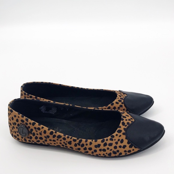 ModCloth : Loly in the Sky Animal Print Flats 8 - Picture 6 of 6